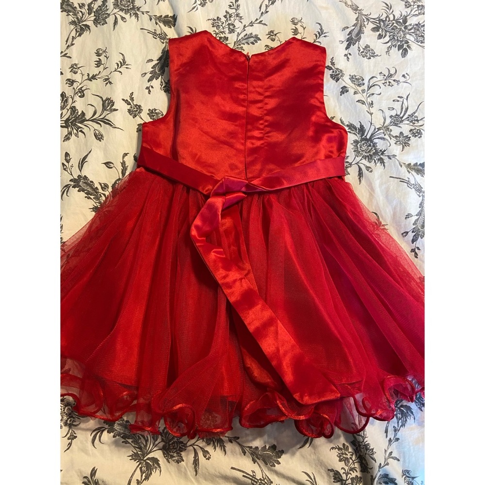 Perfect In Red Dress - Picture 4 of 6